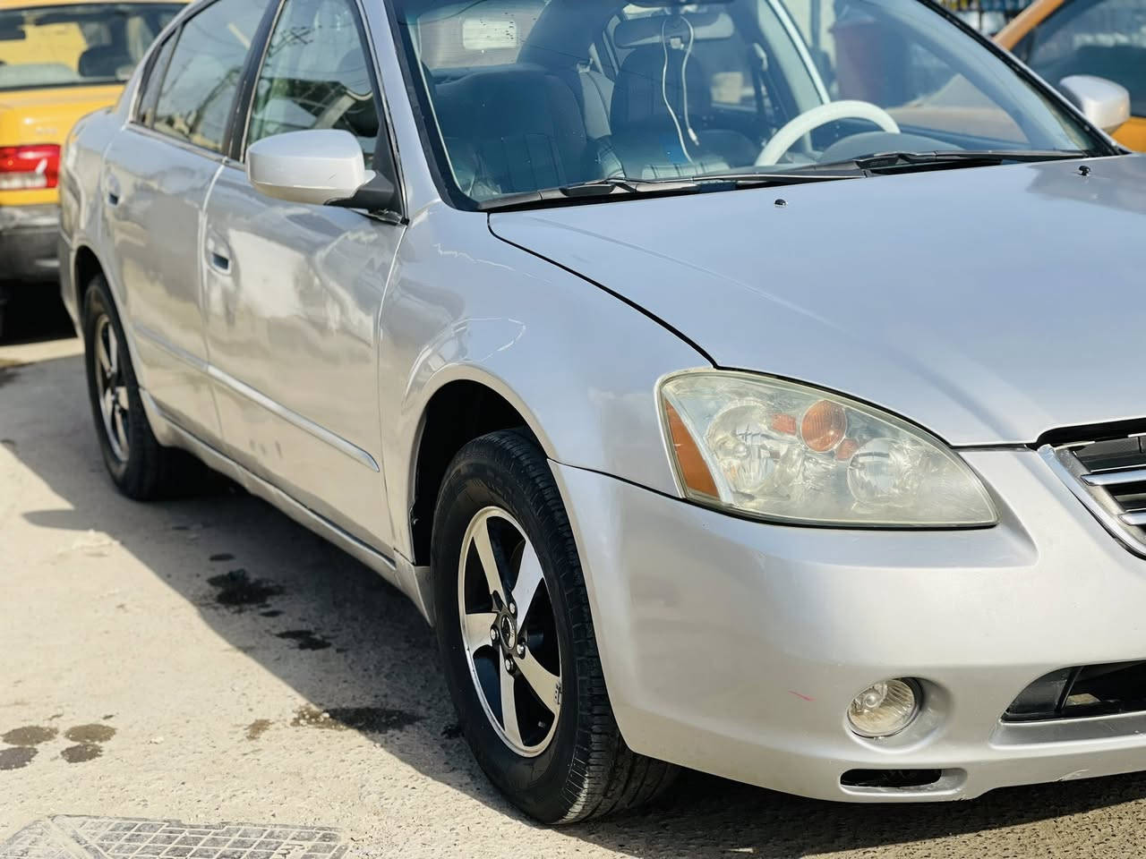 سلام عليكم نيسان التيما
2005 موديل 
محرك 2500 
مصبوغة عام جماليه 
كير محرك خير من الله 
ضفيره جديده عقل جديد 
سياره مابيه نقوصات بس 
حساس مال دخان نقص 
باأسمي بغداد كفات العبيدي 
 
السعر 49 وبيه مجال 
***********
