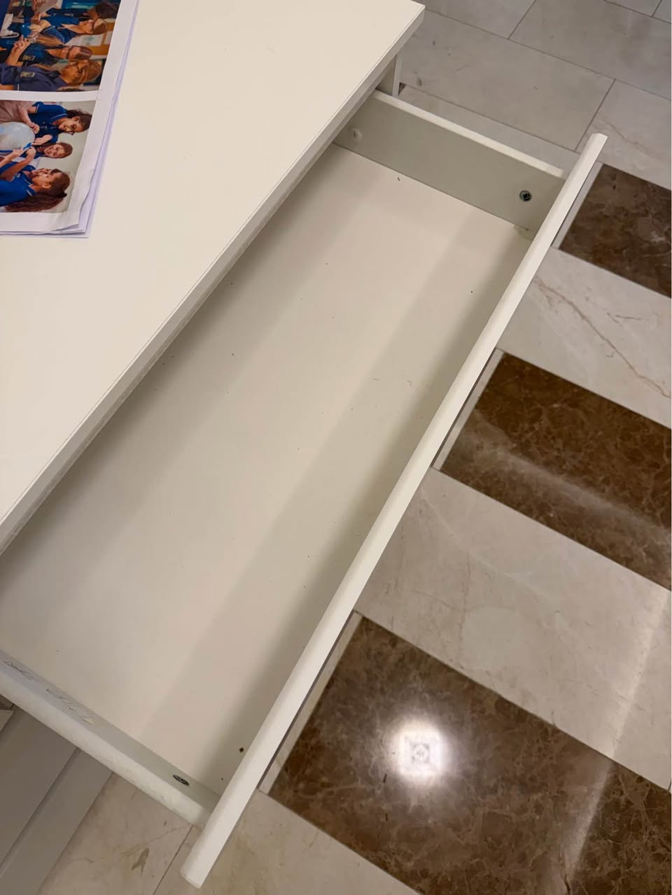 IKEA chest of drawers
White, 6 drawers
140x40x70cm

 60 usd أربيل, العراق


**إذا كنت صاحب هذا الإعلان وتريد حذفه لأي سبب، رجاءا أرسل رسالة إلى الدعم الفني**