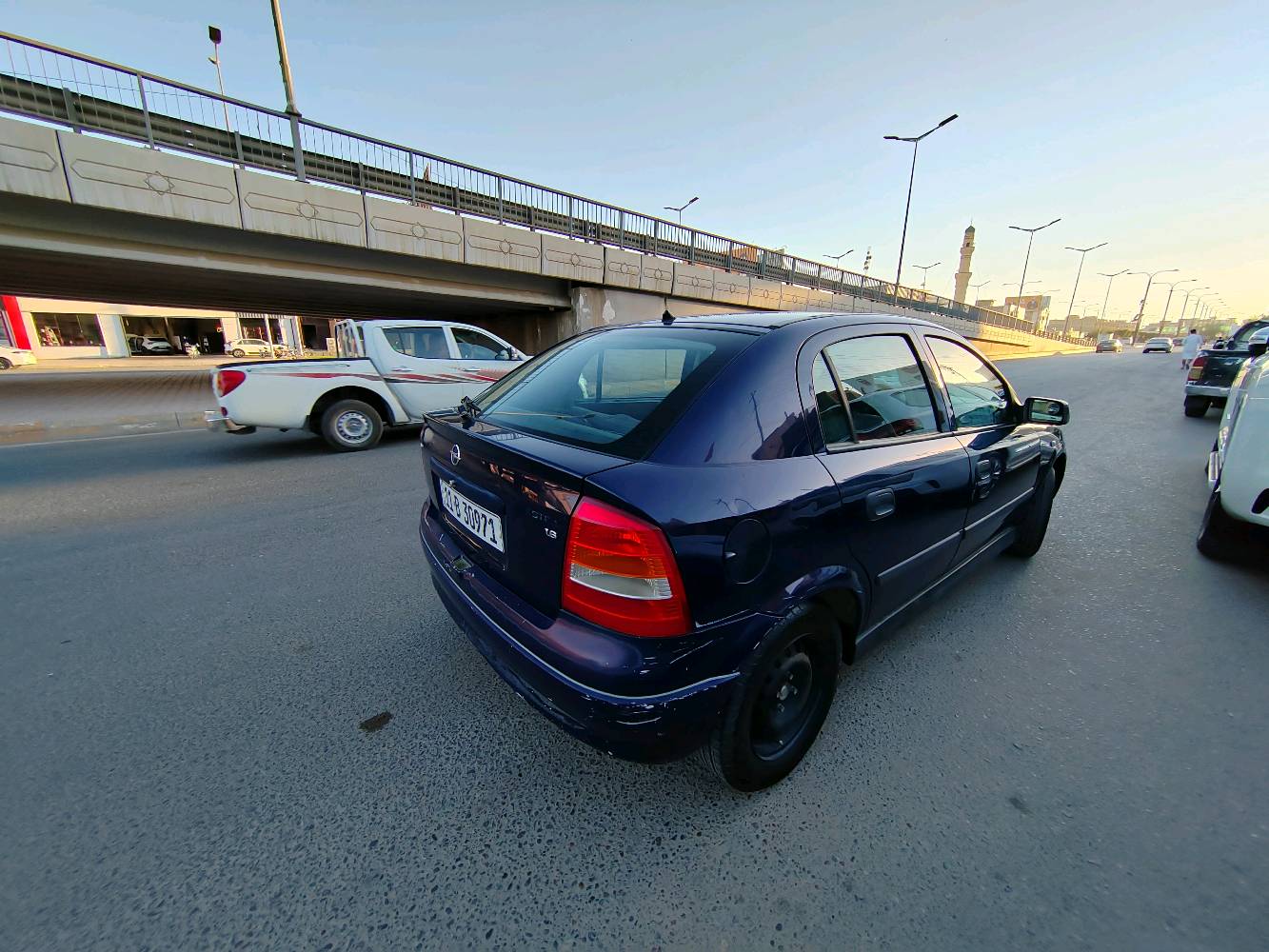 السلام عليكم ورحمة الله وبركاته 
للبيع اوبل استرا 2002  انكليزي وبسمي كير ومحرك مكفول تخم تاير جديد صدر امامي خلفي جديد تبريد ثلج تدفئه كهربائياته بلاديه اي چطل مابيه غرفته جديده بلاديه كهربائياته كله شغاله بلاديه  ترايك وين متريد ناعمه كلش بلاديه صبغه بلاديه  مكفوله من ضربه كتلوكات شركه بيه السعر 55 بيه مجال ( ***********… . *********** )