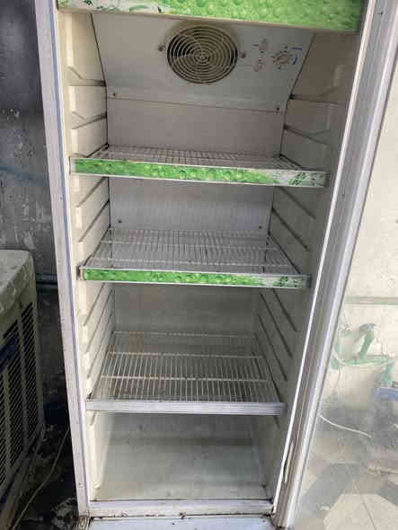 عارضه تبريد نوع رويل للبيع تبريده ثلج 
السعر ٢٠٠ وبيهة مجال قليل كلش
العنوان البصره _ياسين خريبط _ ***********
