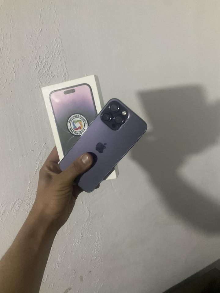 ايفون 14promax
ذاكره 256
بطاريه 100🔋مبدله
ومبدل شاشه تجاريه 
والكامره x5 مبدله
نموذج m 
الجهاز ماستر اصلي 
كامل ملحقاته 
وانطيك وياه 4كفرات هديه 
العنوان الحريه الدولعي 
السعر 575 وبيه مجال
واتساب ***********
