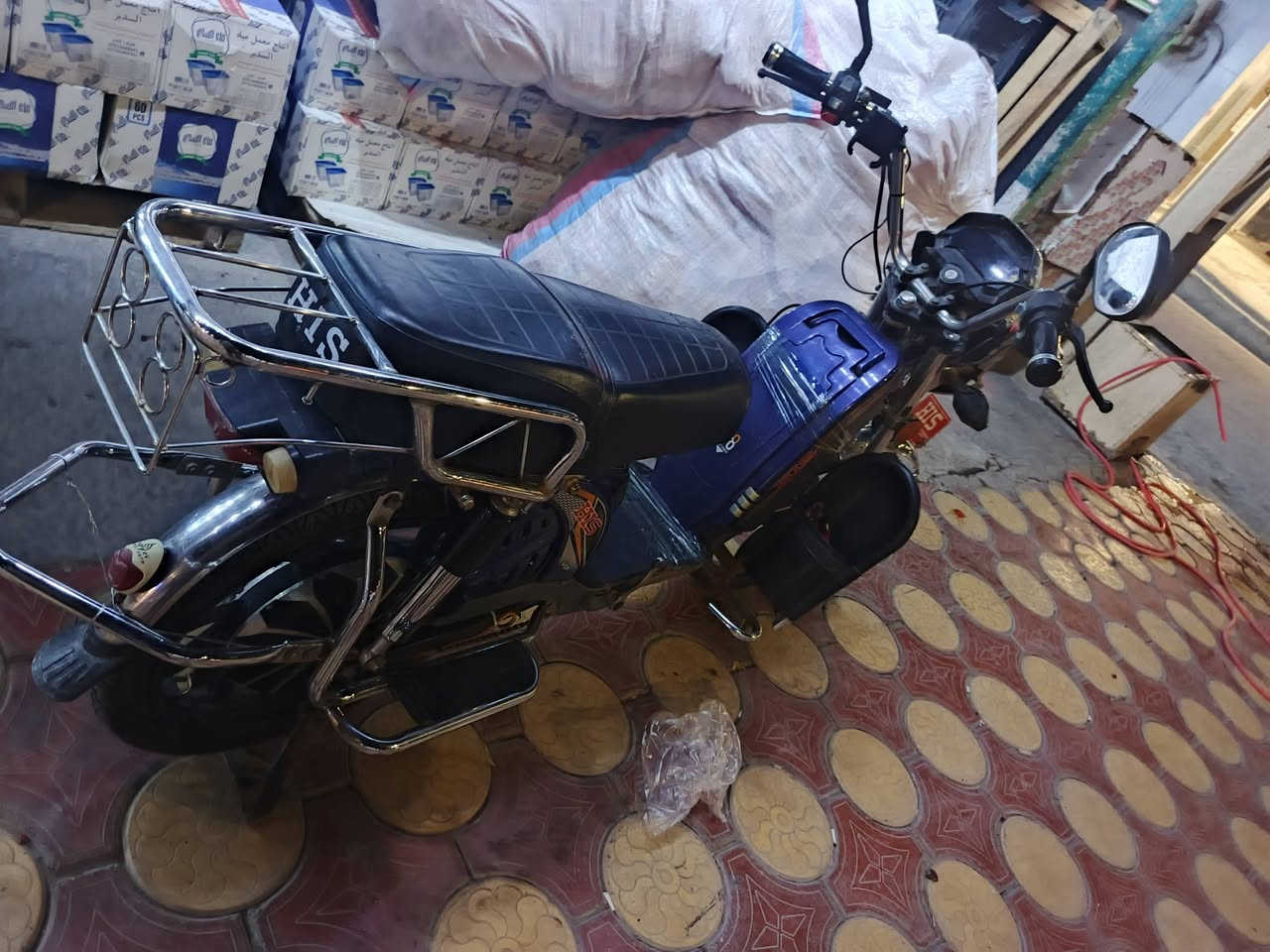 موطور شحن للبيع نضيف الموطور بطاريات جدد. السعر ((350)) وبي مجال للطيبن مكان. الانبار قضاء عامريه الصمود سوق الفلوجه. رقم الهاتف. ***********
