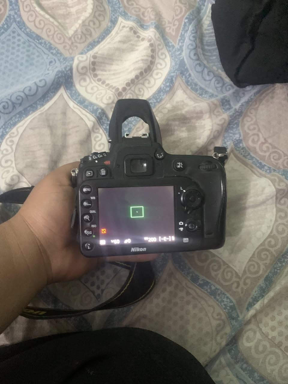 سلام عليكم.           بدي كامره نيكون 7100d. وياها حزام او بطاريه او شاحنة  او جنطه زغيره مستعملة ستعمال قليل بس بمحرم صورت بيها او ضميتها بيها اعطال خفيفه بيها القبق مال تحويل مودات مكسور او القفل مال فلاش هماتين يعني الفلاش يشتغل مبي شي ممئثر علي او القبق هماتين ممئثر على التحويل مال المودات  سعرها ٣٠٠ الف العنوان بغداد مدينه الصدر الرقم. ***********  الي يكسر بلسعر ويصير براسي مكطع كامرات بغداد كلهن لا يدخلي بلا زحمه لان ماكو هيج سعر والله لان سعر البدي حاليا وين متروح ايكلولك ب٥٠٠ او ب٤٠٠ وشكرا 👍❤️🤍
