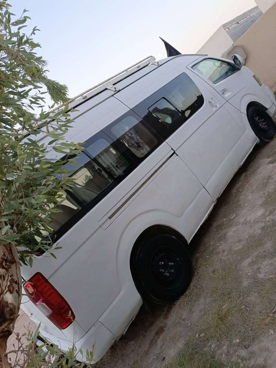 للبيع جنبي عالي 14 رقم بصره انكليزي. امصفره من كلشي 
سياره جاهزة مكينه كير حداديه تخم تاير جدد 
تبريد محور سبلت دبل راديتر   يعني ثلج 
بيه رشات صبغ بلحزام جماليه.  فقط. 
السعر. 89. او بيه مجال قليل بيع مستعجل 
للاستفسار. ***********.  مكان نجف طريق كربلاء نجف عمود 250. غير متواجد نت
