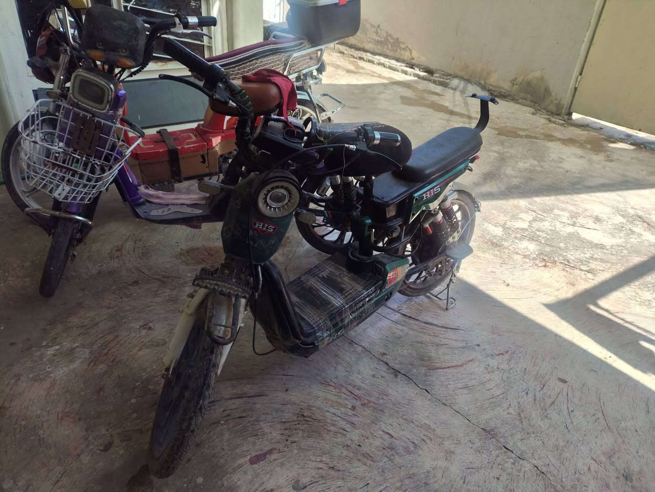 ماطور شحن الماسه 5بطاريات يقرن10
ماطور شحن هايز 5بطاريات يقرن10 
ماطور شحن الأخوين حجم 20بطاريات 4
مراوس بجبلي للعلم سعرهم 500الف 
لعنده جبلي مراوس يتصل عالرقم ***********
***********
