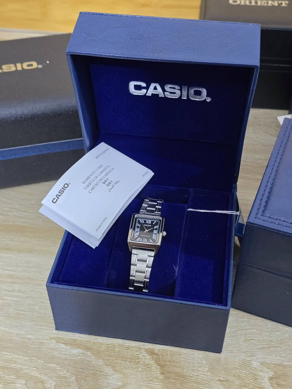 كاسيو نسائي 🌷
⬛ موديل:    LTP-V007D-7B     صنع في اليابان 

❗️أصلي ضمان دولي لمدة عامين من تاربخ الشراء 
✉️ شحن داخل العراق  
تواصل واتساب ***********☎️
⠀.........................................

⬛️ الحركة: كوارتز مصدر الطاقة وعمر البطارية
 التقريبي 3 سنوات على SR626SW
⬛️ سلسلة: LTP-V007D-7B
⬛️ سهولة الرؤية في الظلام
⬛️ تصميم كلاسيكي مميز
⬛️ السير: من الستانلس ستيل مشبك ثلاثي مطلي بالكروم الثابت 
⬛️ الزجاج: زجاج معدني مقاوم للخدوش 
⬛️ مقاوم للماء: ٣٠ متر كذالك مقاومة رذاذ الماء
⬛️ القطر:  ٢٢ ×٣١ ملم ارتفاع ٧ملم
⬛️ الوزن: ٥١ غرام
⬛️ الجنس: انثى
⭐️ الأكثر مبيعاً..... لا تشيل هم للسعر
🚫 لا نعمل بالكوبي والصيني والمقلد
