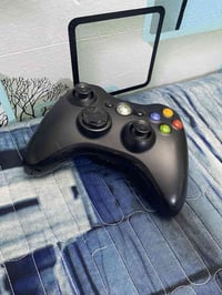 جوستك Xbox360 السعر 25 وبيهه مجال مكاني بغداد 07777490026