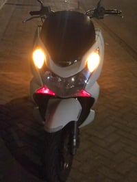دراجه PCXالجيل الاول مكينه مفتوحه الباقي كله كفاله حجم المكينه 150  مك...