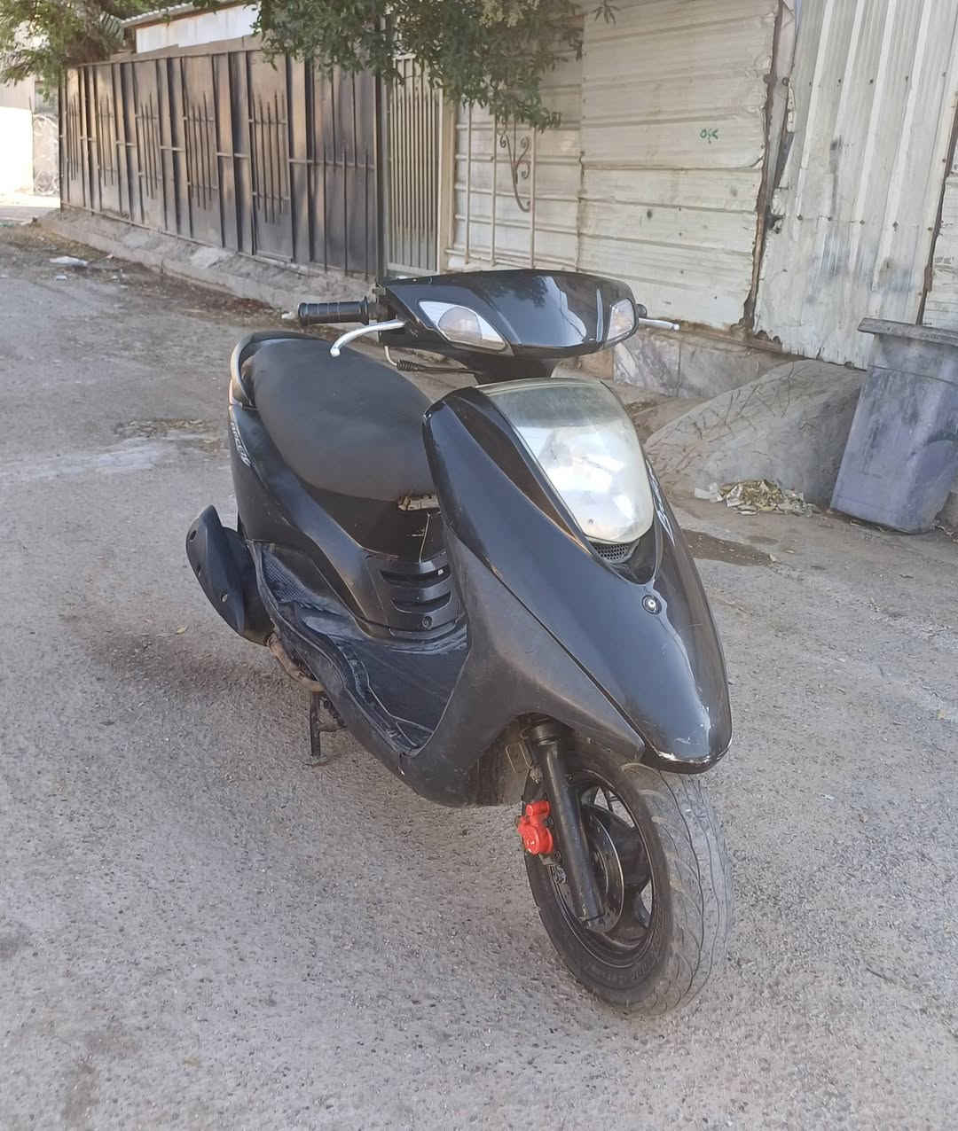 مساء الخير للبيع بريز ياماها 140 سرعته مكينته بلاديه كله بلادي سلف وهندر شلعه معدل كامله ع فحص السعر 550  السكن بغداد طالبيه شراي يخابر ***********
