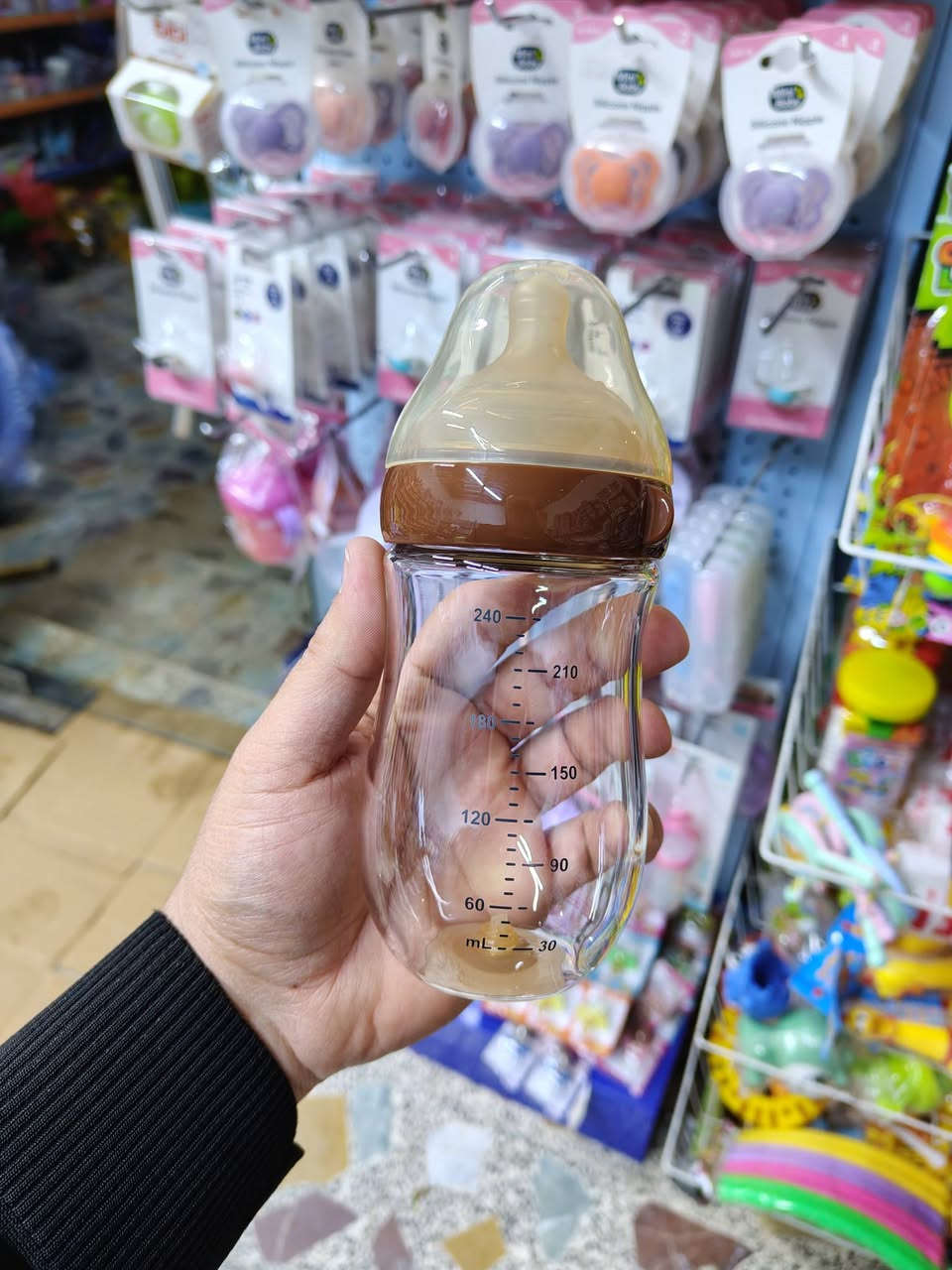 سنتر الوتين للحليب ومستلزمات الاطفال 
#توفرت تشكيلة جديدة
#رضاعات زجاجية وبلاستك كوالتي،عالي😍
#حجلات العاب
#حفاظات
العنوان ناحية الشورة خلف البطاقة الوطنية
للاستفسار *********** واتساب
متوفر خدمة توصيل
