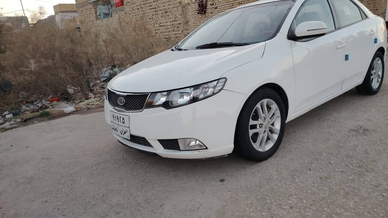 السلام عليكم
سيراتو موديل 2011. رقم سليمانيه بيها قاصرين راعيها ميت. راععيها عربي برمادي يسكن اهلها ماعدهم مانع بس يراد قسام شرعي  
سياره جاهزه. تخبل.    بيها حافة البنيد صبغ 
مكينه وكيروتبريد. جاهزه.  السعر 77
***********
