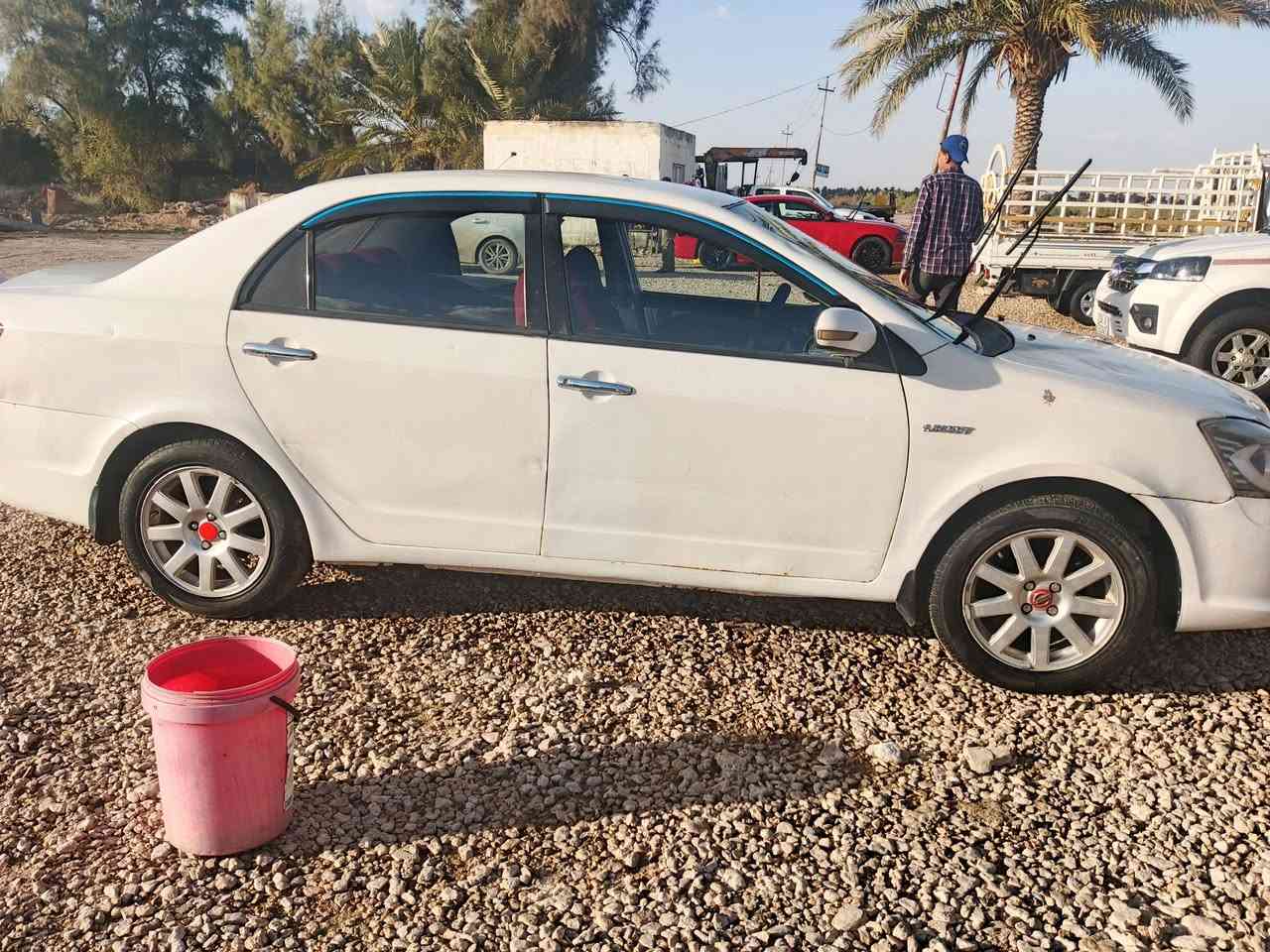 السلام عليكم سياره جيلي البيع موديل 14 بيهه باب الاخير وجاملغ الباقي مكفوله مكاني الديوانيه الحمزه الشرقي سعر 50 وبيه مجال نتصال علئ رقم ***********
