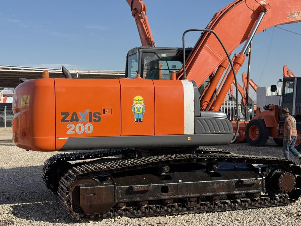 بســم الله الرحمن الرحيــــم 
متوفر لدى شركه سرعه التطور للتجاره الاليات لثقيله 
حفاره هيتاشي زت ثريZAXIS-200-2013
 فقط لعشاق النظيف والمتميز 💎
كفاله عامه وارد اليابان 🇯🇵 ✅ دخول جديد ما مشتغل 
موديل 2013حاله الزيرو مشتغل 7700لاف 
محرك  ازوزه 
 العنوان محافظه  بابل -ناحيه الشوملي
#Emile. #anmar_galel5@gmail.com  
وقت الاتصال  الساعه 8 صباحاً الى الساعه 6 عصرا 📵❌
#اللاستفسار*********** Whatsapp انمار جليل
رقم تسلسل الاليه 5014
