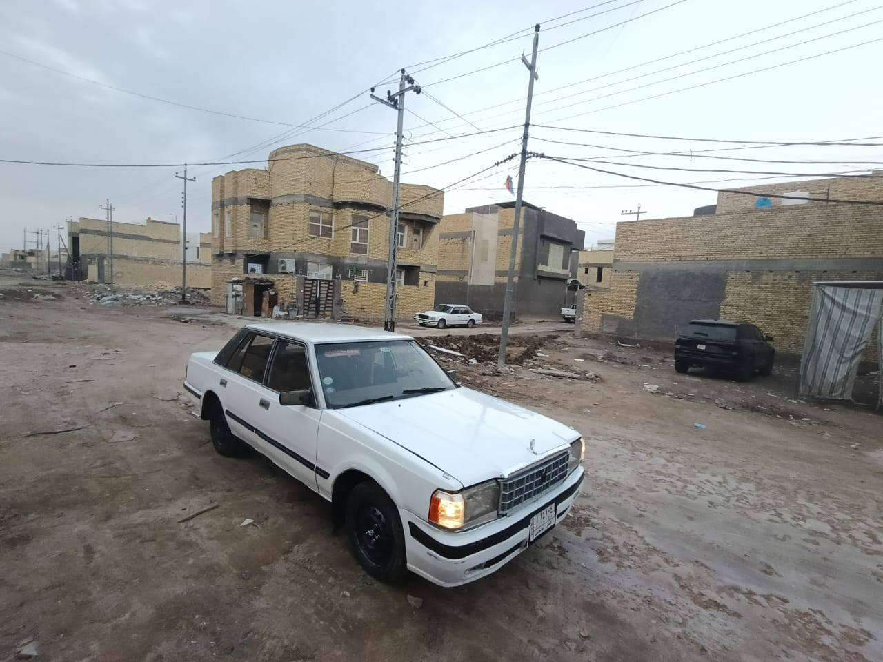 الرقم *********** اتصل وبيك خير وتدلل 
السلام عليكم ورحمة الله وبركاته للبيع سياره كراون سوبر  رقم (مثنى ) 
موديل (86) راعيها موجود (مكفوله من الصوليات والضربه والكصه والشاصي والكسن ونقل جثه) 
   مكينة وكير 2500 سته سلندر حداديه تخم تاير جديد دواخل حلوه ويل كب جديد بطاين حلوه(مصبوغة عام جماليه فقط ) كهرباءيات شغاله من الطول للـ طول السعر 32وبيها مجال

مكان السياره ذي قار المركز 
للستفسار الاتصال على الرقم التالي
