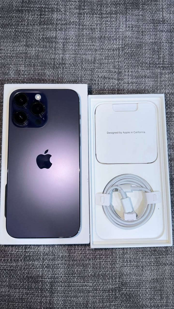 ايفون 14 pro max نظافة 100% الجهاز مضموم شخط واحد مابيه بلادي من الشركة بطارية 95 دبل سيم كرت ذاكرة 256 ملحقاتة كاملة الواير مال شحن ماملعوب بيه السعر 900 وبيه مجال بسيط جداً 
بغداد البياع ***********
