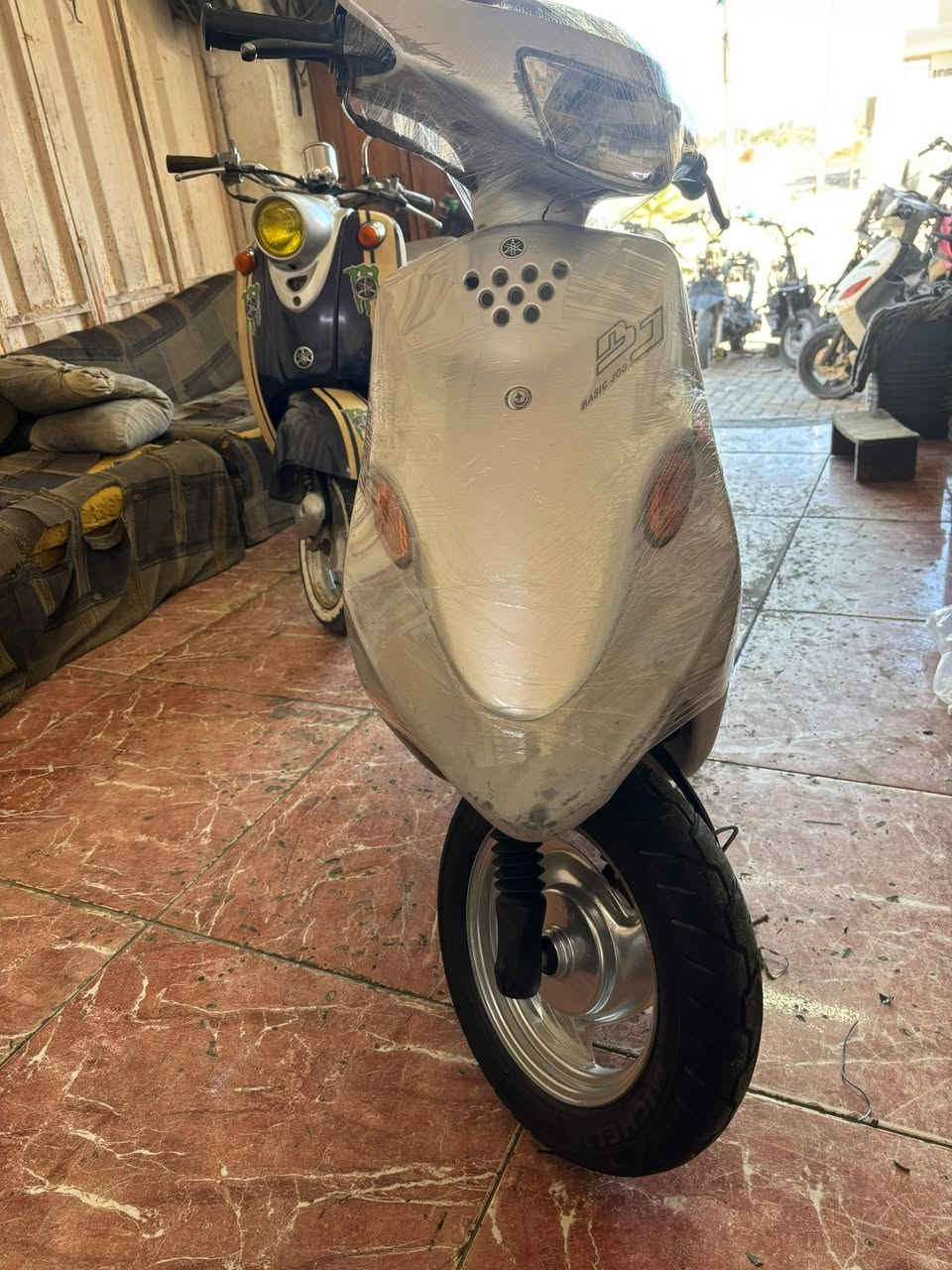 السلام عليكم بيجي فحل دراجة صارله شهرين طالعه من الحاويه دراجة جديد ونضيفه وما ملعوب بيه كله بلاد كارتون السعر 850وبيه مجال بسيط


**إذا كنت صاحب هذا الإعلان وتريد حذفه لأي سبب، رجاءا أرسل رسالة إلى الدعم الفني**