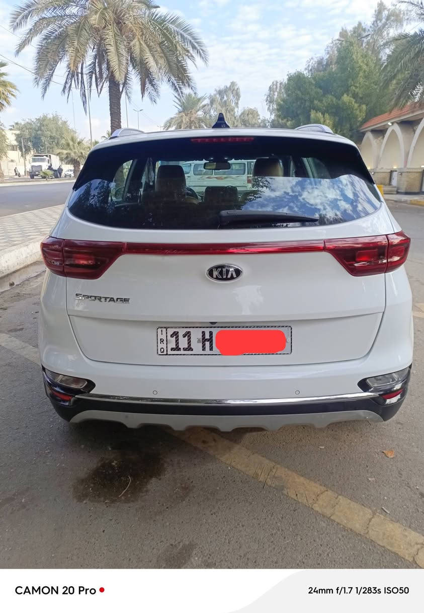 سلام عليكم من رخصت الكروب سبورتاج 2019  دوش 2000 خليجي ابيض اللون 1/1 فول بنوراما بصمه شاشه تحكم جهتين صندوق كهربائي كشنات كهرباء السياره ماشيه ٧٤ الف رقم دولي سنويه باسمي (للبيع فقط) استفسار الاتصال ع هذا الرقم *********** ابو احمد السعر 208
