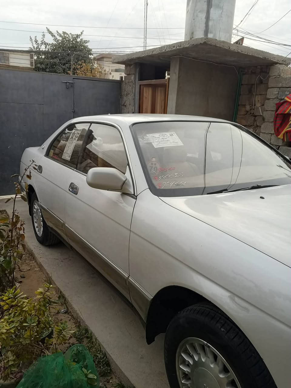 بطه منفصل رقم نينوى دولي سنويه لل2030 بأسمي محرك 2500 شرط الكير والمحرك صدر خلفي امامي جديد مبدل تخم تاير جديد تبريد شغال تدفئه شغاله  بيها صبغ مكانات قليله بدون ضرر ولا معجون جماليه سياره جاهزه مابيها اي نقص السعر 70 وبي مجال
***********
