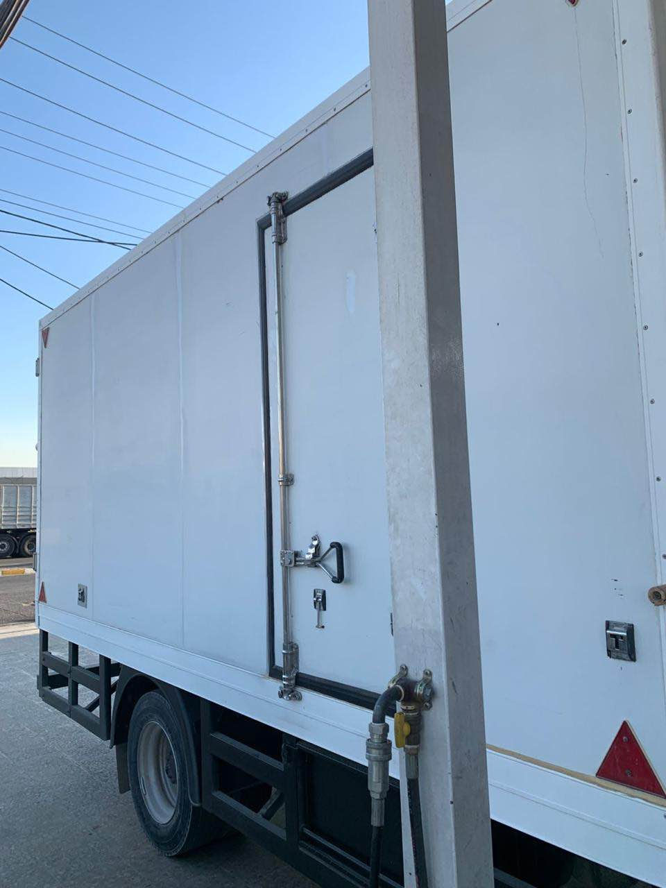 هينو براد 300 تاك قماره موديل 2023
براد مع جهاز تبريد بلادي
4.5 طن السعر 34000$
للاستفسار ع هذا الرقم فقط ***********
المكان البصره … البصرة, العراق
