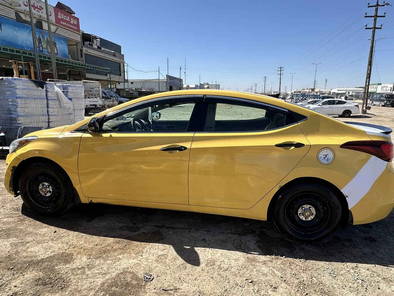 الانتره موديل 2016فول مواصفات سياره كير محرك تبريد خير من الله السياره جاهزه من كلشي حادثه يم قبق البانزين السياره كلها ليبل واحد  مامبدل بيها شي حادثها فقط الهلال مال بانزين  التواصل واتساب ***********.السعر 118$
