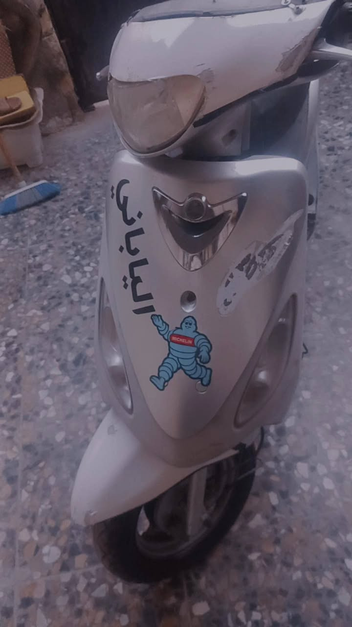 السلام عليكم دراجه منغولي دراجه حلوه وخير من الله  دراجه معوزه بس باتري شغاله هندر سعر ٤٥٠ وبيه مجال حك جيه 
***********
