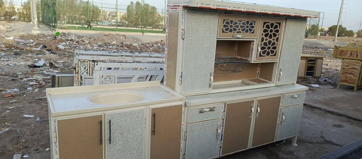 كاونتر مترين وسنك متر وعشرين هذا مستعمل قليل مكان بصره حي الاصدقاء سعره 500  👈 ***********
