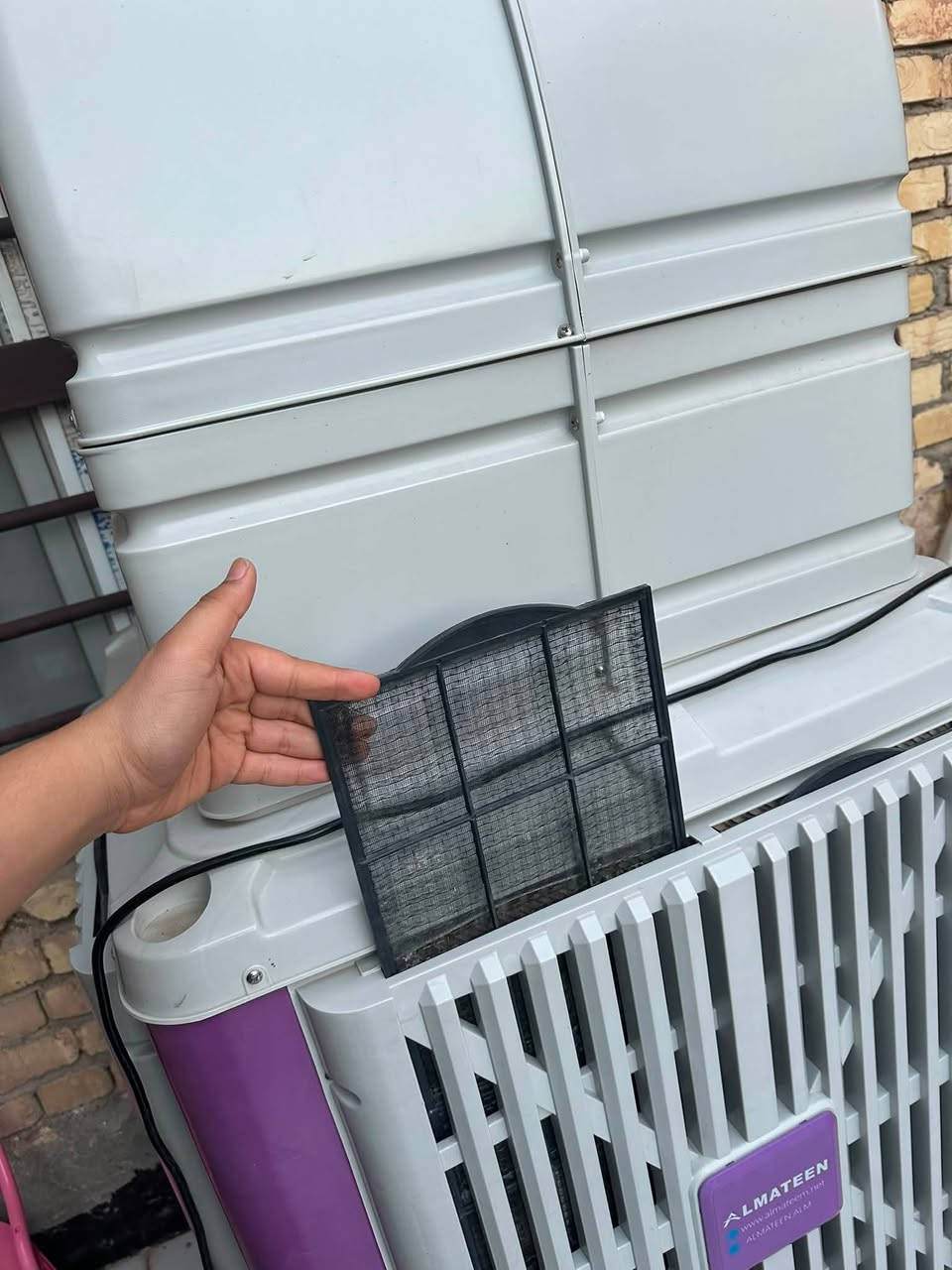 اسلام عليكم للبيع مبرده حجم الكبير مستعمله فقط يومين اخت الجديده سعرها390وبيه مجال بسيطط الجديده اسعارهن 500/525العنوان طويريج حي الجمعيه رقمي***********
