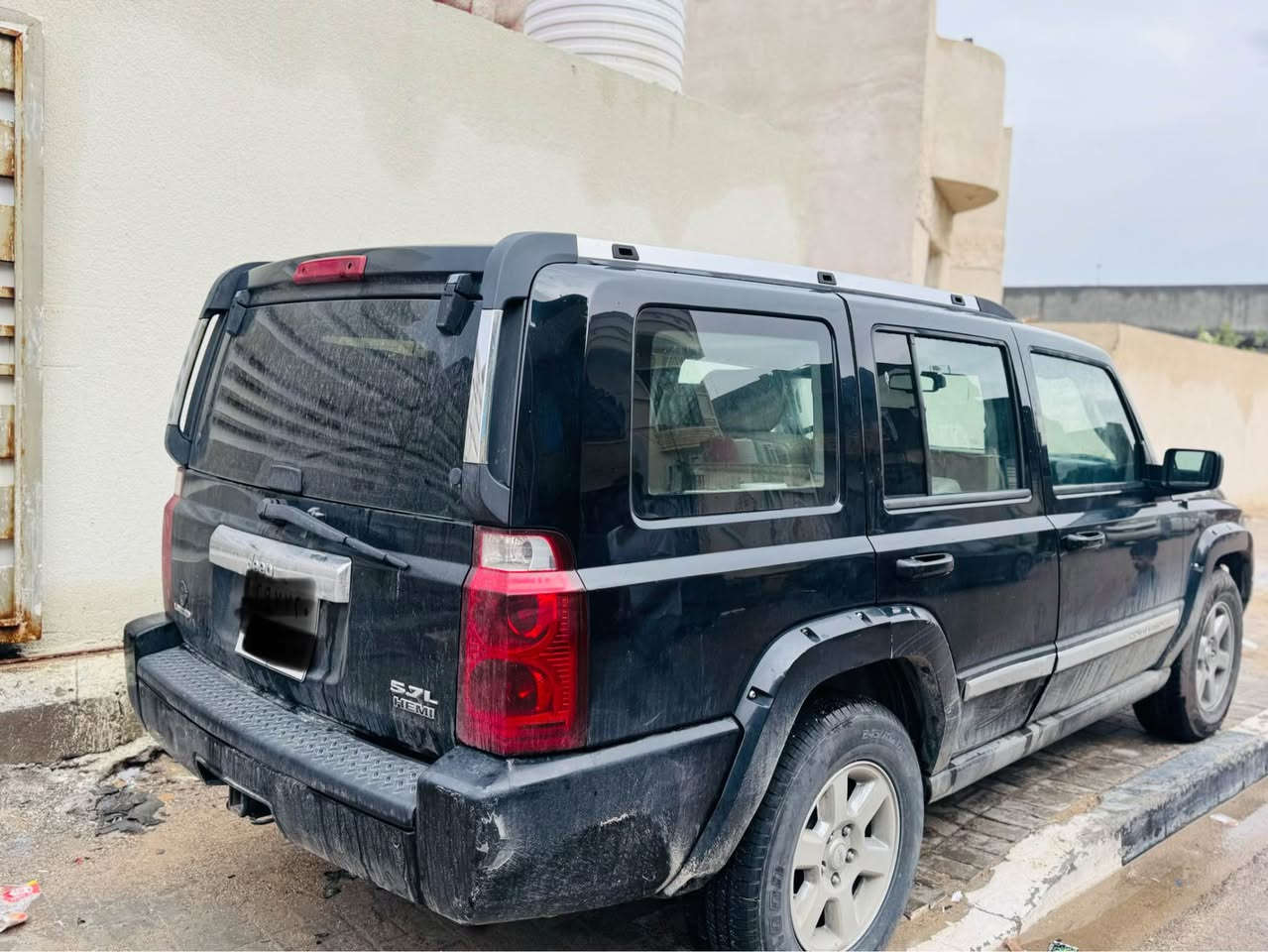 سلام عليكم للبيع فقط جيب ادوات ادوات كفاله كص وضربه وصبغ وتبديل وانتربول وسرقه وعشائر محرك 5.7 8 سلندر فول لمتدد 7 راكب 3 قطع تبريد تشغيل عن بعد كشنات جلد عسلي 3فتحات سقف بنوراما حداديه جديده من الطول لطول تخم تاير جديد سياره جاهزه ما تصرف عليه ربع سعره 47 مكاني بصره 
*********** البصرة, العراق
