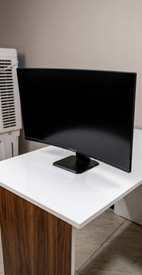 كيجابايت • ١٦٥هرتز • منحنية ٢٧بوصة