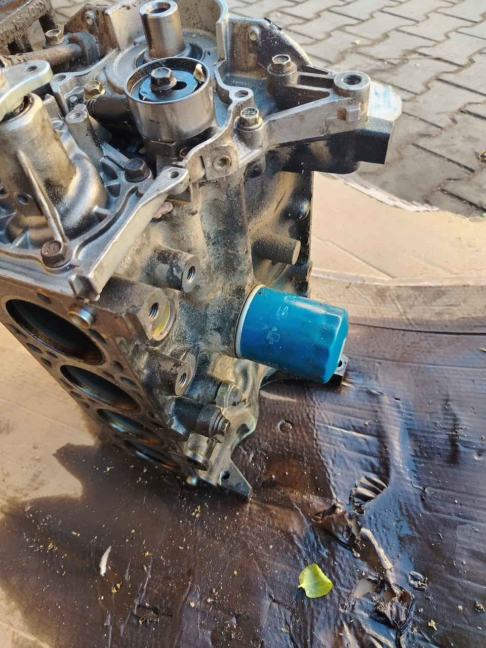 السلام عليكم
تجفيت سايبا 
العمل 75 الف فقط
وغسل المحرك والحوض بالكاز مع فلتر هديه

ومتوفر محركات
***********
