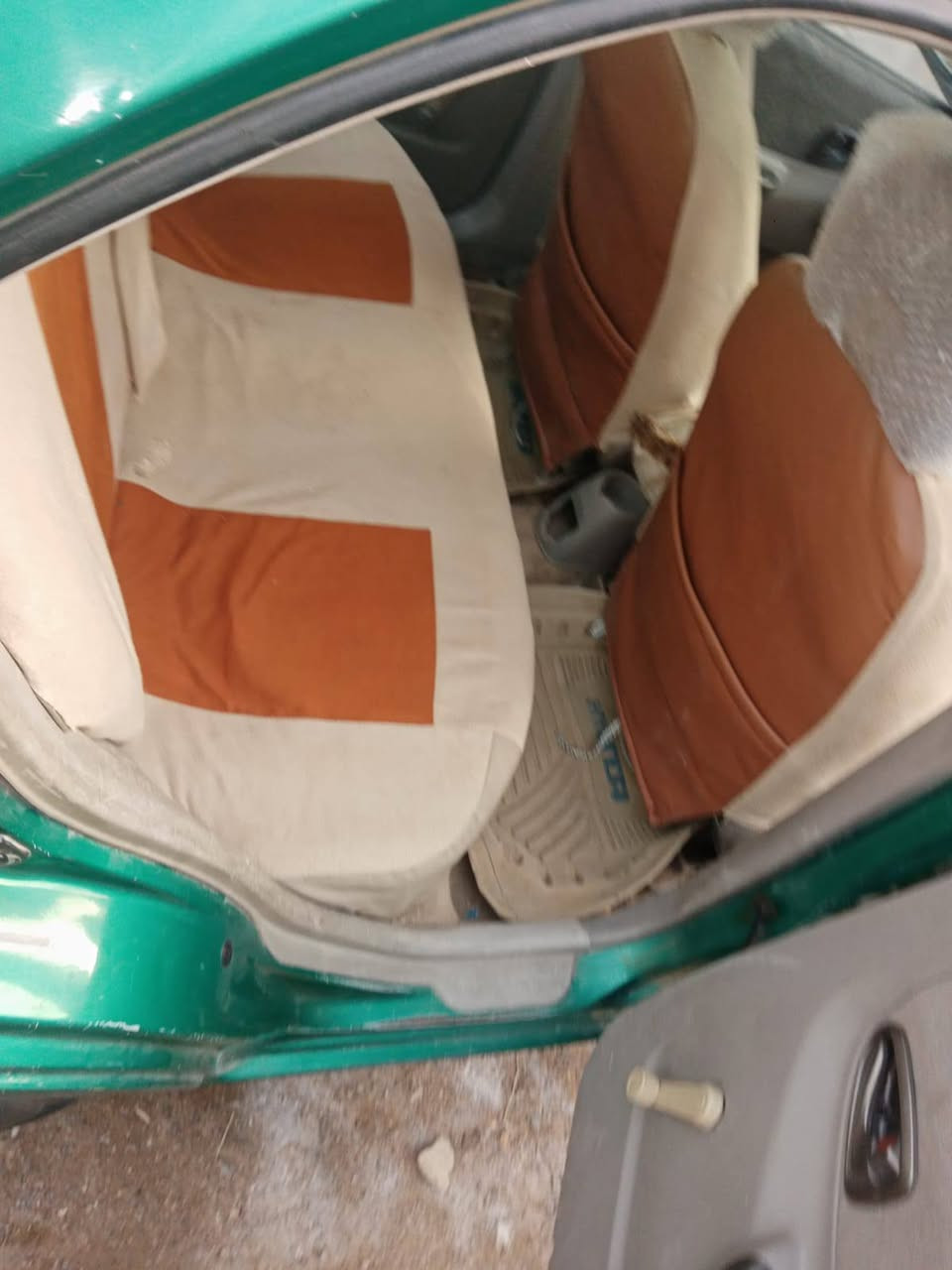 سلام وعليكم بسبب الوعود الكاذبة /اكسنت فيرنا لبيع موديل ٢٠٠٠سياره جاهزه  تخم تاير مكينه وكير تدفئة تبريد كله شرط  مكفوله من الصبغ والتبديل  سياره مال بيت بلاديه ومامتعوبه لاستفسار الاتصال ***********سعرها ٤٨وبيها مجال
