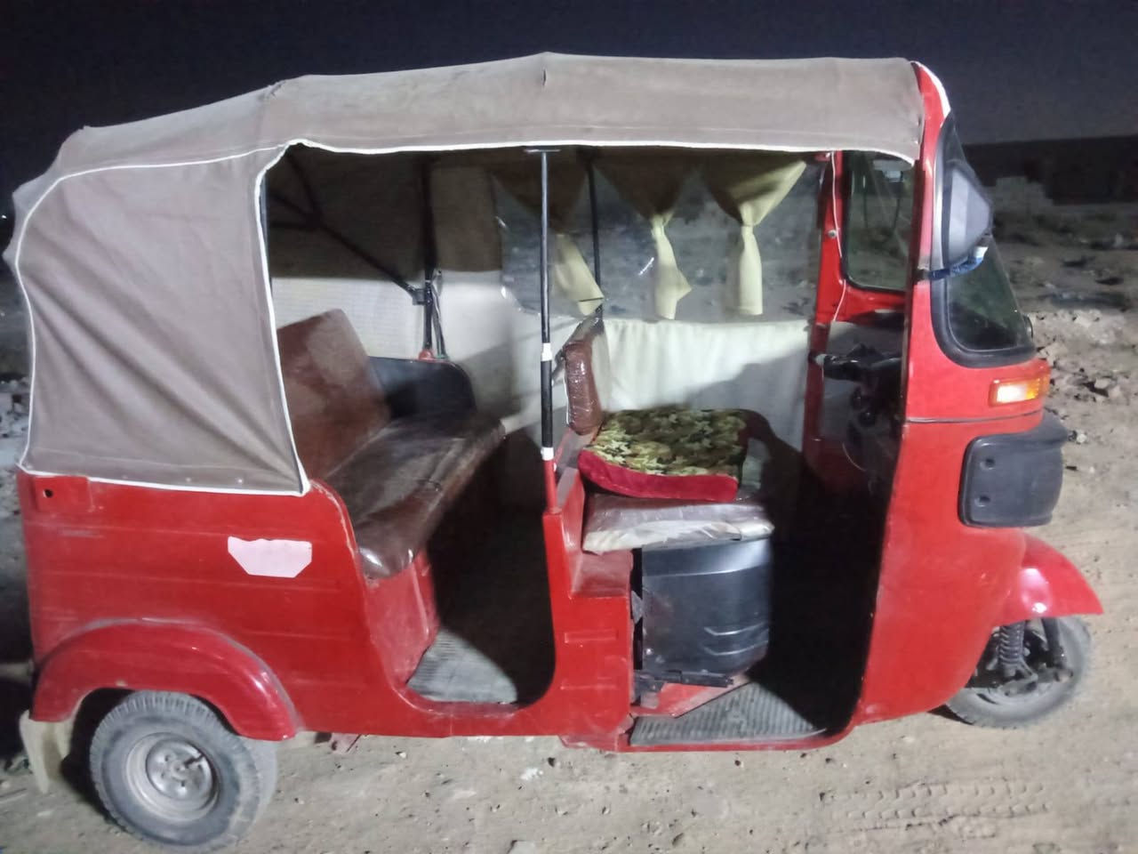 السلام عليكم تكتك موديل ١٨ بدون أوراق تكتك جاهزه مابيه نقص خير من الله  اتكفل رقم شاصي فقط وحلال وحرام من السرقه  والباقي كوم حديد  عارضه ٣٥٠٠ وبيه مجال قليل الشراي يتصل هاذه رقمي *********** مكاني حي البتول الولدايه
