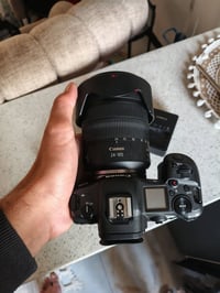 شباب كامره كانون R5 نضافة الكامرة 100%  مابيها اي شخط ولا زلغ بلاضافه ...