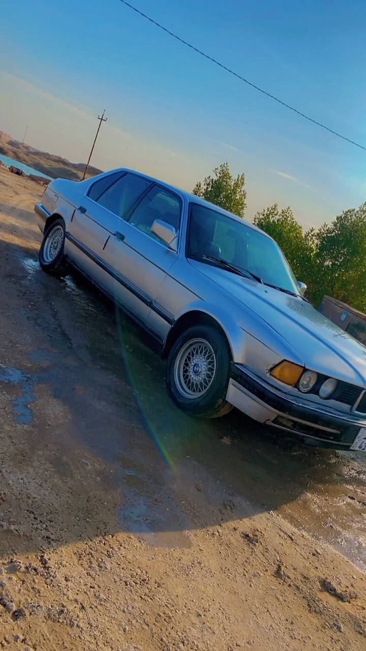 بي ام 735 كير عادي مصبوغه حزام محرك و كير مكفولات غرفتها بلاديه حلوه كهربائيات شغاله تبريد تدفئه شغاله 
تخم تاير جديد رقم نينوى انكليزي تحويل مباشر السعر 50 وبيها مجال. 
الرقم  *********** متواجد اتصال واتساب
