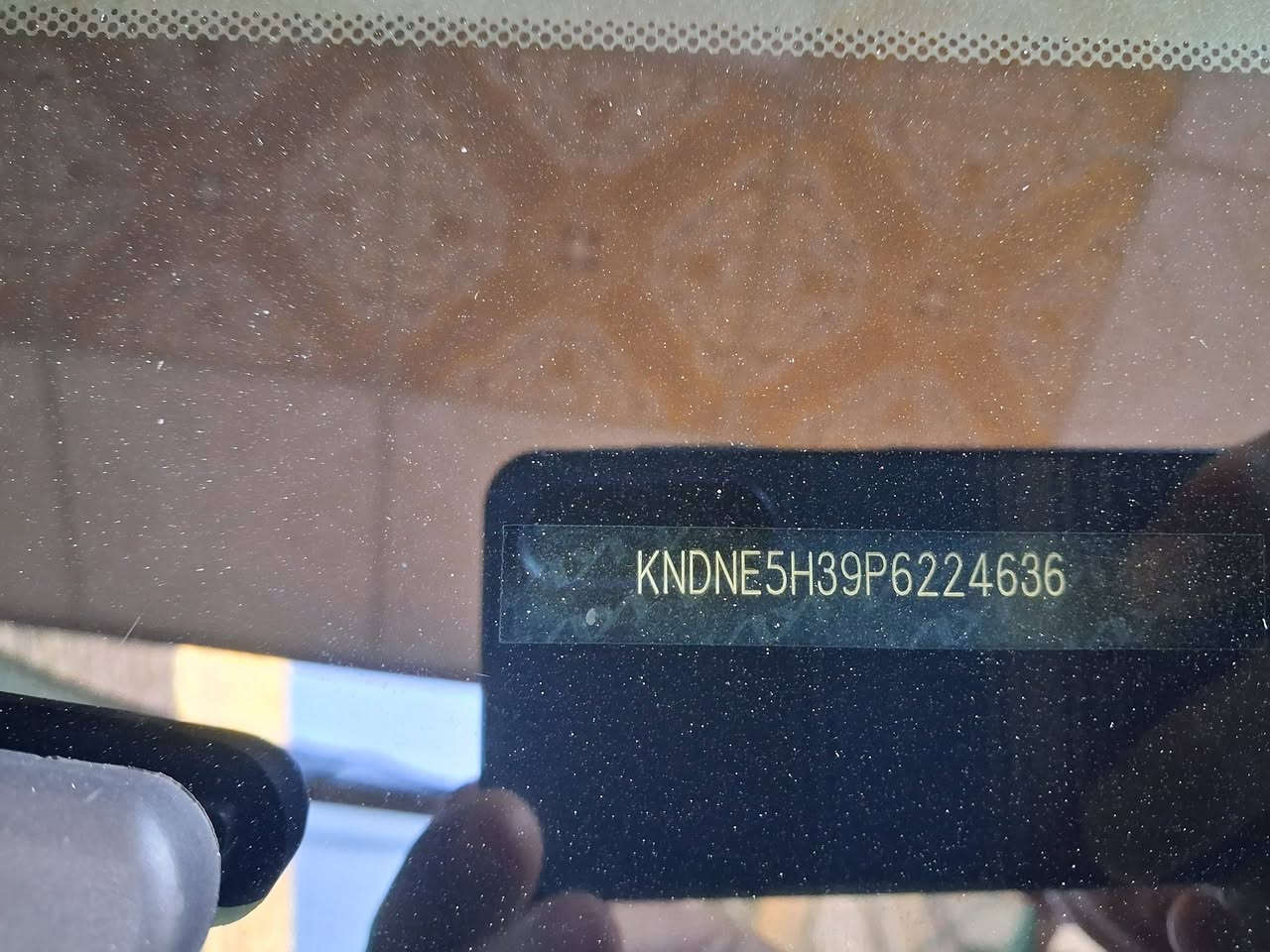 كيا كرنفال بريستيج فول مواصفات VIP 
السعر المطلوب 300 ورقة 

لون فيلي ميتاليك وارد امريكي بدون ايرباك بدون دواخل حيث تم تبديل البنيد وتعديل قبغ الجنطة

رقم بغداد الجديد بأسمي تحويل ثاني يوم 

المواصفات: بصمة / بصمة ابواب / تشغيل عن بعد

دبل فتحة / كشنات جلد / كشنات تدفئة وتبريد الأمامية والخلفية

رادار امامي / رادار جانبي / رادار خلفي / حساس امامي 

حساس خلفي / أربعة كاميرات محيطية 360 درجة 

ستيرن تدفئة / تبريد 3 قطع مركزي / 6 سلندر 3500 

ماشية 35 الف ميل / شاشة كبيرة متصلة / شاشة دجتال

اشاير بالمري الجانبية /  تحديد مسار

قيادة الية / كشنات دبل كهرباء / بيبان كهرباء شفط 

خزن ميموري كشن السائق / مري قلاب / مري شفط

شحن وايرليس / اوتو هولد / هندبريك بصمة 

مود درايف /مصابيح الأمامية  LED / خلفي LED / بلوجكتر LED

7 راكب / كشنات قلابة / فول تحكم ستيرن 

كاميرا داخلية /  جنطة كهرباء 

بلوتوث / ABS / USB /  آبل كار بلي أوتو  

للإستفسار الاتصال على الرقم *********** أبو تبارك
