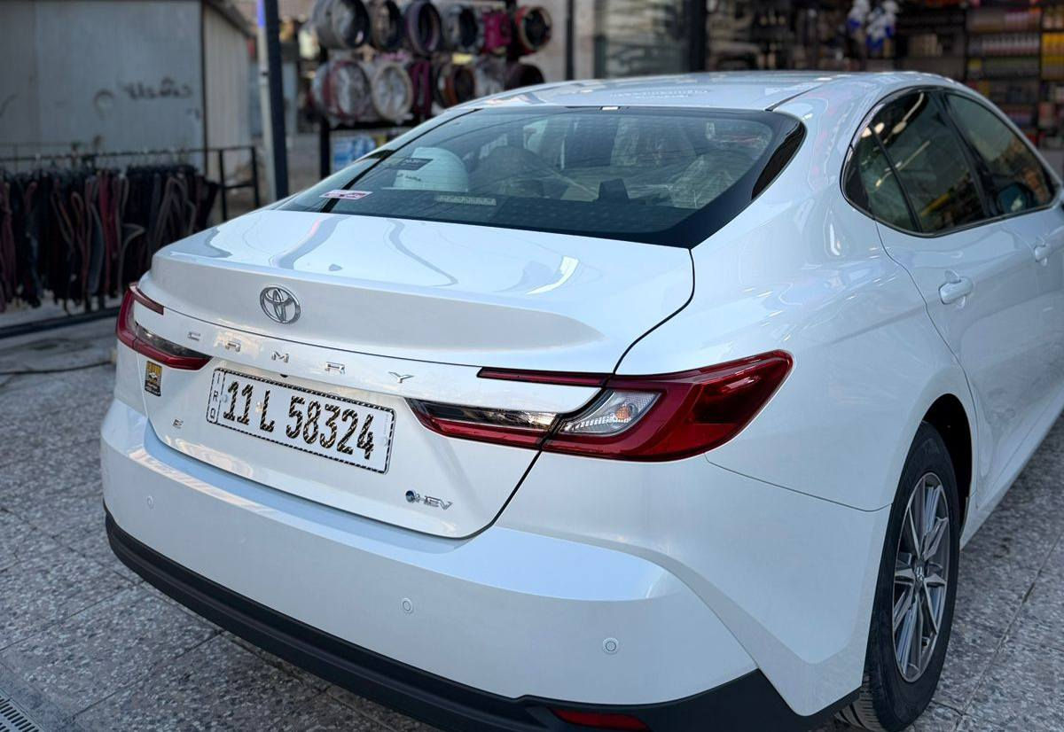 كامري 2025 عبد اللطيف 
خليجي ماشية 3500
مري شفط 
شاشة تدعم كار بلي 
تكيف خلفي 
ثلاث وضعيات قياده Eco /normal/ sport
شاحنة لاسلكي 
غراض الوكاله كلها بعدها ممفتوحه مكان السياره بغداد 

رقم صاحب سيارة ***********
