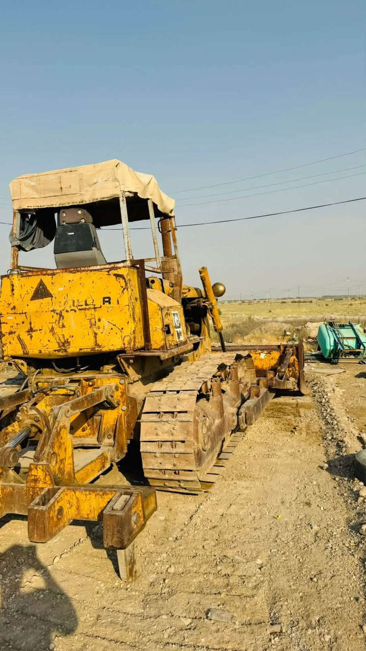 بلدوزر كتر D6 محرك بخاخ ابو البليتة
جاهزة للعمل  السعر 11 مليون وبيها مجال 
مكاني / ديالى _ ناحية كنعان 
التواصل / ***********
