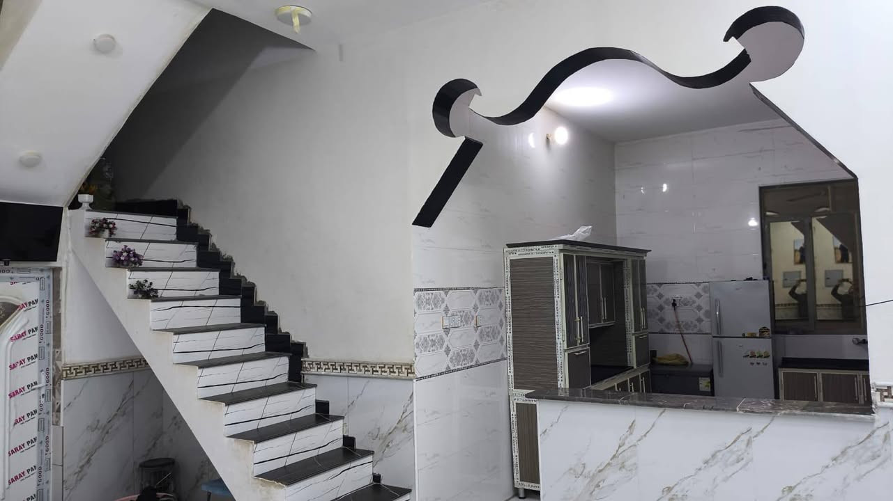 بيت للبيع المساحه 200 متر
البيت رقم حيل عسكري ***********
