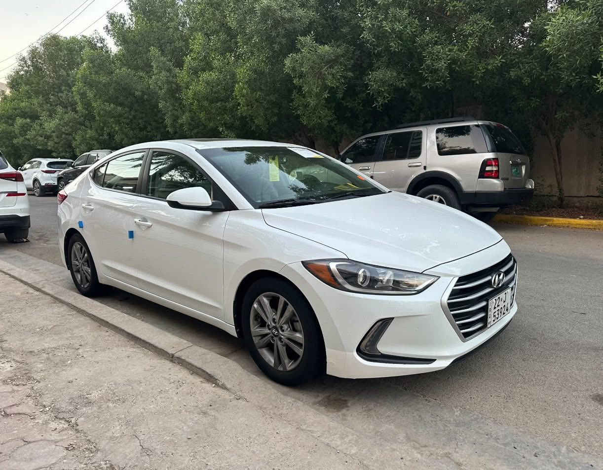 النترا 2018 وارد امريكي
فول 
كلين تايتل للبيع او المراوس حسب القناعة 
المواصفات 

بصمة 
فتحة سقف 
محرك 2000 دوش 
رادار 
نقط عمياء 
شاشة كبيرة 
شاشة اعطال 
تدفئة كشنات 
جنطة ذكية 
ترحيب 
كامرة دوارة اصليه 
ويل كب 
اشاير بالمري 
لد امامي 
السيارة بدون حتدث ولا ضربه 
ولا ايرباك 
بس بيها صبغ اثر تقشير 
يعني علئ كد ملاحضات كلش قليل 
السيارة اربيل باسمي تحويل ثاني يوم 
السعر 133 ورقة 
***********
