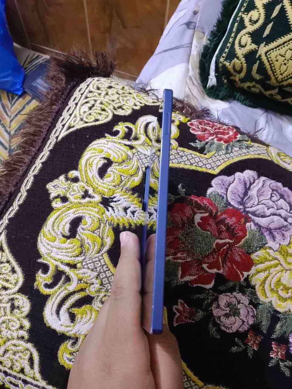 السلام عليكم جهاز البيع Galaxy Z Fold6 كامل ملحقات الذكرته 512 سعره خاص ***********
