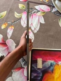 ايباد برو ٢٠٢٠ • ٢٥٦ • قفل