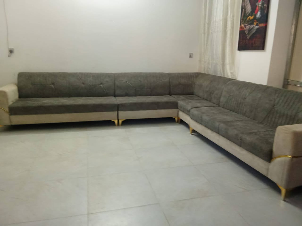 السلام عليكم عندي غراض بيت للبيع نضيفه كلش مابيهة ضرر ليريد يتصل ع هذا رقم ***********
