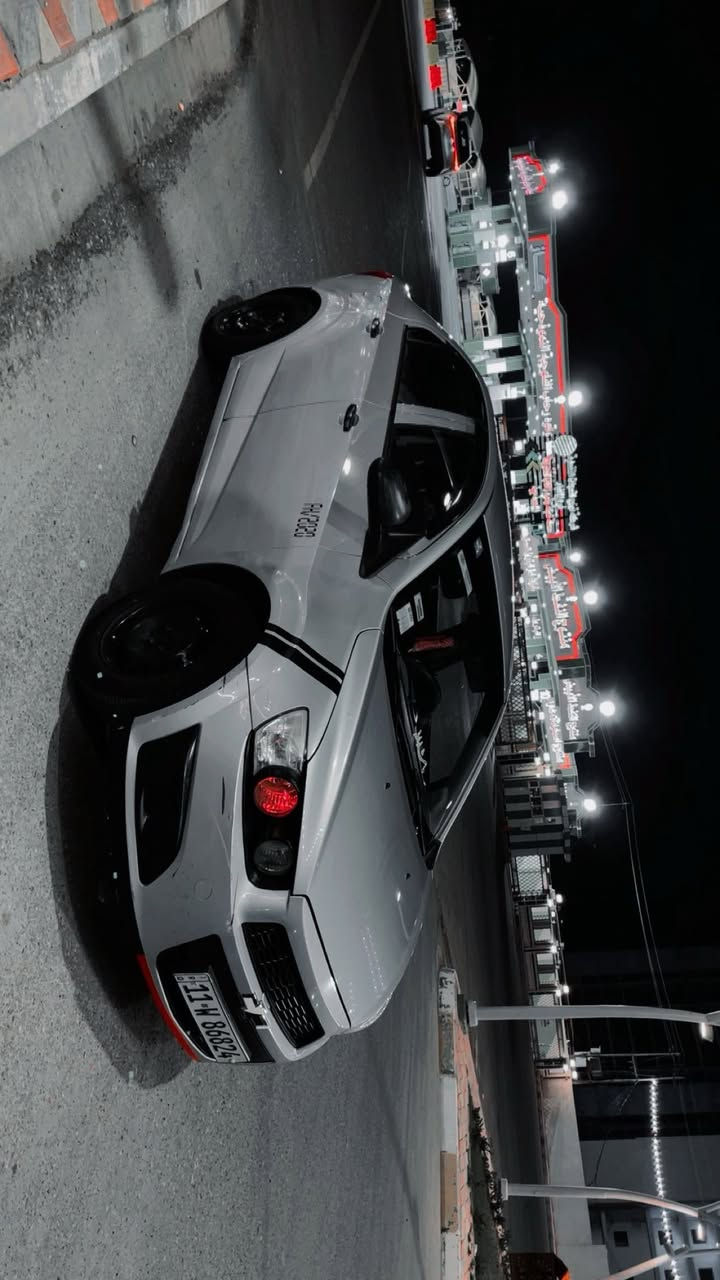 شوفر سونك 2012 خليجي كفالة عامة ماشية 106 عليها صيانة كاملةالارضية مدوشمة جلد والكشنات ايضا 
السعر ٧٩ 
للاستفسار ***********
غير متواجد علنت
