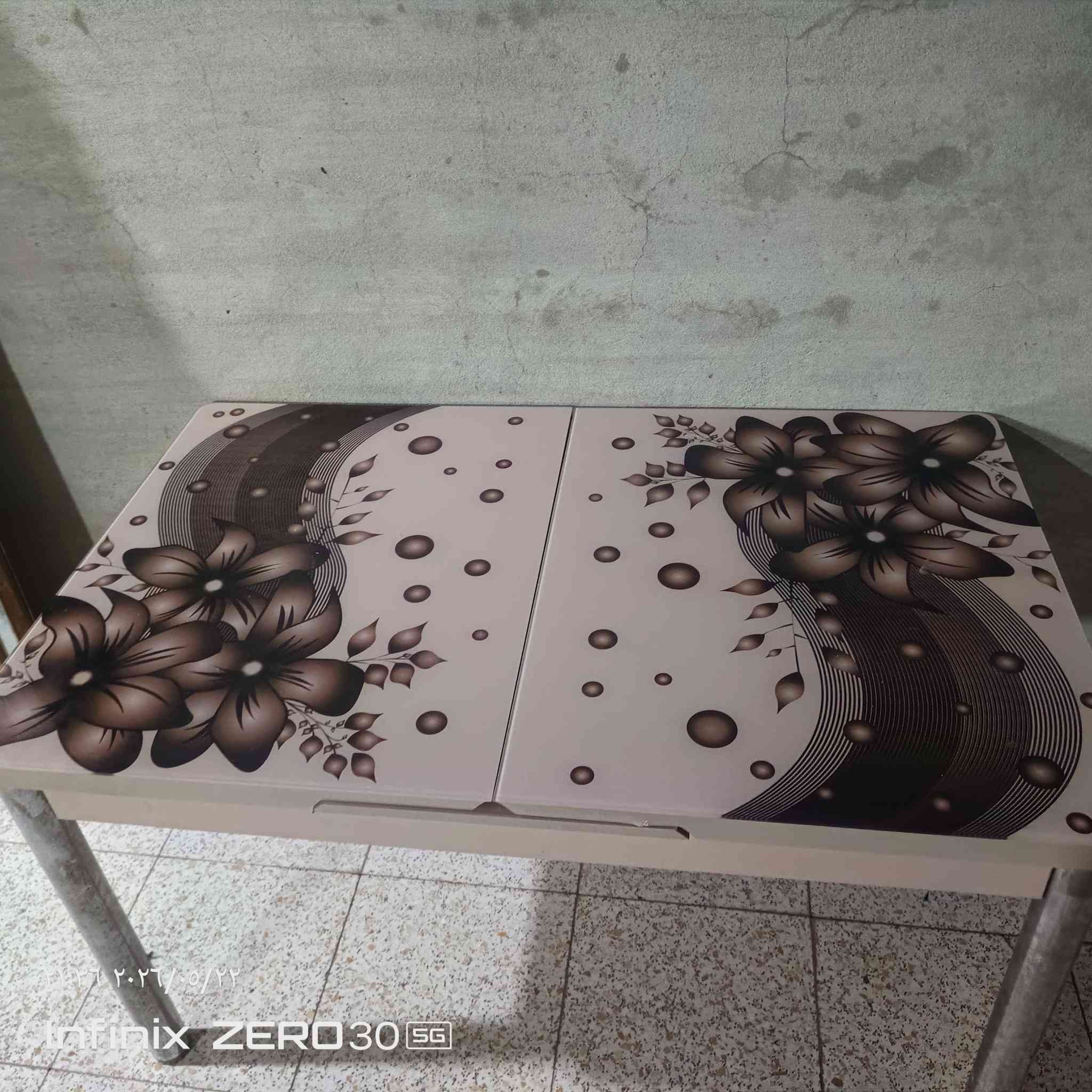 متاح ميز طعام بدون كراسي اخو جديد سعر 65 ألف ***********
