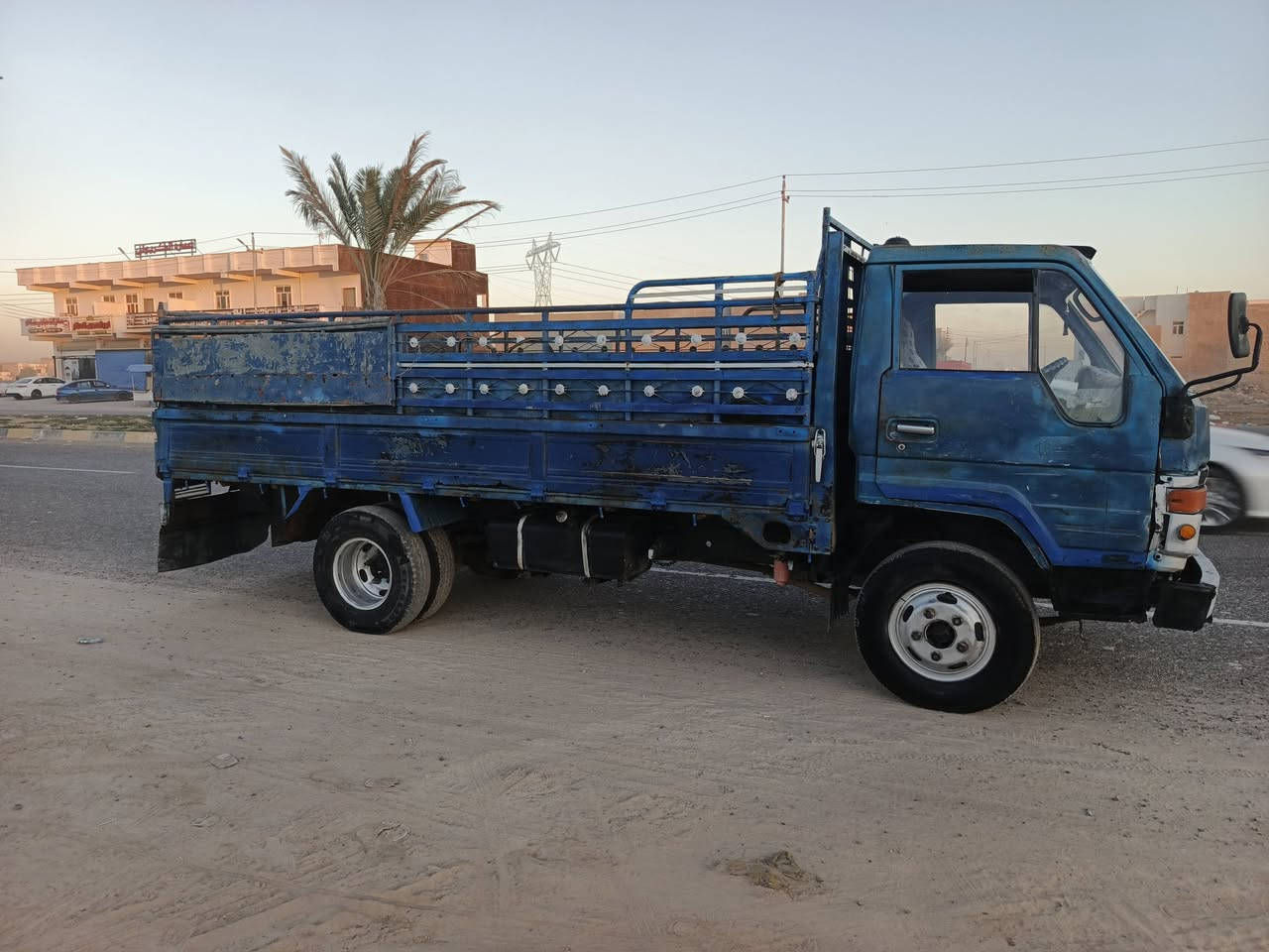 سلام عليكم دانية للبيع موديل 85  قلاب  محرك كية رقم انكليزي صلاح الدين المكان تكريت الديوم 
الاستفسار عل رقم ***********
