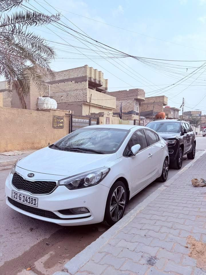 سلام عليكم
البيع كيا سيراتو 2013 خليجي 🥰 

السيارة شرط احلة من الصور ونصبتها تخبل 

السيارة بيه باب السايق صبغ والدوسه الجوا 

جديدة وبالخير عالياخذها 

السيارة مال جناي

مواصفات 

لد امامي لد خلفي 

كشنات نص كهربائي 

فول حساسات 

شفتات بالستيرن 🚀

اشاير بالمري 

مري شفط مع السويج 

شاشة اعطال 

ويل كب 5 

تبريد ثلج 

محرك 1600  

كير 6 نمر 

رقم سليمانيه تحويل

السيارة شرط سونار 

ترايك لبصرة ربع مابيها نقص 

السعر 125 وبي مجال 

مكاني بغداد

***********وتساب واتصال
