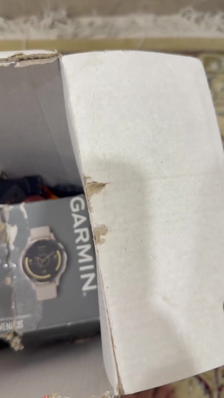 شلعه 83 قطعه ممفحوص بدون شواحن كلهن ماركات قويه التفاصيل والسعر بل فديو ذاكره وما ابيع قطعه وحده من الشلعه فقط الكميه كلها 
كارمن 
فوسيل 
فتبت
هواوي باند
بولار
واهواي بيهن خير من الله


**إذا كنت صاحب هذا الإعلان وتريد حذفه لأي سبب، رجاءا أرسل رسالة إلى الدعم الفني**