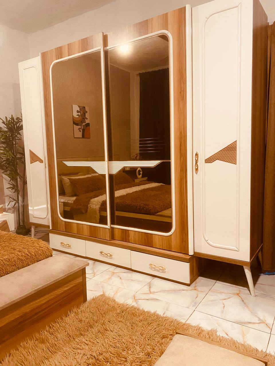 غرفه تركيه 9 قطع نظافه 💯 💯 استخدام 5 اشهر
مستعجله على بيعته *********** واتساب
