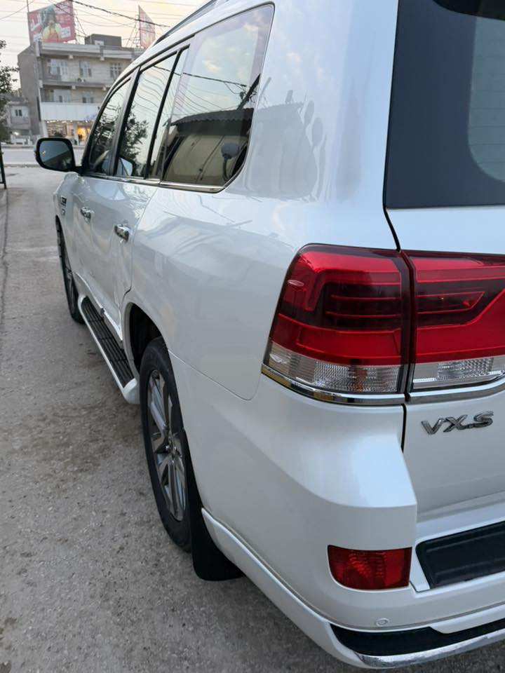 لاندكروز  2021.     VXS جكات
الي يدور جديد  ا 
ملاحظه( السيارة كفالة عامة  عدا بارد بالجاملغ الامامي الايسر ) حيل نظيفة بمعني الكلمة
 
گير و محرك بشرط كفاله 
رقم بغداد  بأسمي شخصياً 
عددالبصمات2)))
لمـواصـفـات _________ 
حساسات امامي خلفي 
كامرات 360 امامي وخلفي وجانبيات 4 كامرات 
مري شفط ونظام ترحيب 
تبريد ب الكشنات
باب خلفية كهرباء 
لايتات دبل عدسة + LED
جميع الكشنات كهرباء 
زنون بلادي 
فتحة    
نظام اقتصادي بانزين ECONOMY 
جلد كامل داخل ن
بلوتوث وتليفون ونضام الملاحة 
ونظام تثبيت السرعة التكيفي المزود، ونظام صوت Mark Levinson مع سماعة.
ومقاعد قابلة للتدفئة والتهوية
شاشات عدد 3
نظام مانع الانزلاق
نظام نزول المنحدرات 
اشارة في المرايا الجانبية
مخرج منفذ الطاقة 
‏  Bluetooth / USB
جكات 
شاحن هاتف Wairlees
ستيرن كهرباء + خزن ستيرن + خزن كشنات
وبعد بيهة هواية مواصفات 
جديدة جدا  واستعمال نظيف جداً 
    
                       السعر 625
لاستفسار الاتصال ع الارقام التالية
     (  ***********)
تحياتي لجميع
