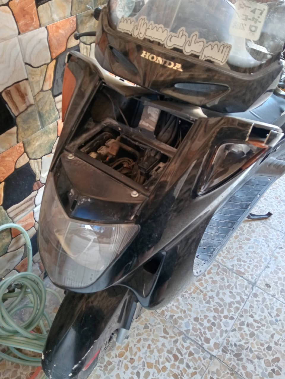 السلام عليكم فورسايت للبيع دراجه يرادلهه ترتيب كلج خلفي وملاحظات صارلهه سنتين عندي حاليا شغاله وتمشي بس يرادلهه كلج وترتيبات مكاني بغداد السيديه قرب تقاطع درويش السعر 500 وبيهه مجال قليل
مابيهه اوراق
ستاند كهرباء شغال كهربائيات كلهه شغاله 
***********
